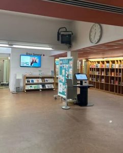 Entrada Biblioteca Central Biblioteca Central de Terrassa